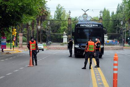 Mendoza: El Parque San Martín, uno de los paseos más importantes de la capital mendocina, vacío en cumplimiento de las disposiciones del Gobierno Nacional de permanecer en aislamiento social obligatorio.