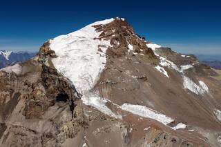 Mendoza: un andinista estadounidense murió tras hacer cumbre en el Aconcagua
