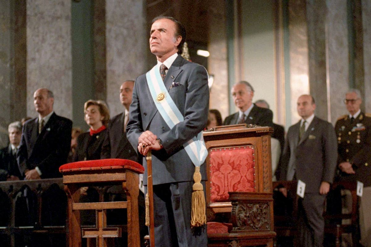 Menem durante el Tedéum del 25 de mayo de 1996