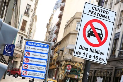 Menos autos, zonas vedadas y tecnología, la apuesta del futuro contra el colapso de tránsito