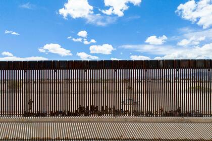 Menos del 50% aprueba la gestión de Donald Trump en inmigración (43%), según una encuesta