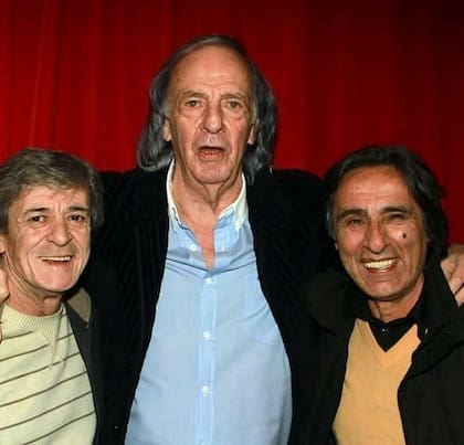 "Menotti, lo máximo para mí", exclama Valencia; en la imagen, junto con otro campeón del mundo, el inolvidable René Houseman