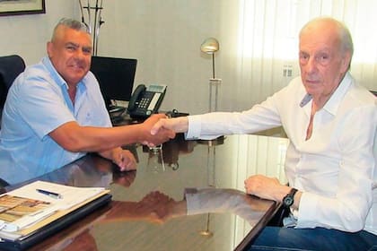 Menotti se reunió con Tapia para definir la creación de la selección local