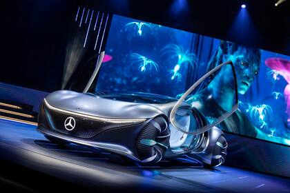 Mercedes-Benz Vision Avtr. La estrella de la muestra, es un auto que se conecta con los sentimientos ?y sensaciones del conductor