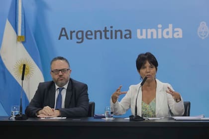 Matías Kulfas, ministro de Desarrollo Productivo, y Mercedes Marcó del Pont, titular de la AFIP, comentaron las características de la nueva moratoria para las pymes