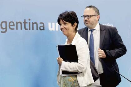 Mercedes Marcó del Pont y Matías Kulfas, ayer, en la Casa de Gobierno