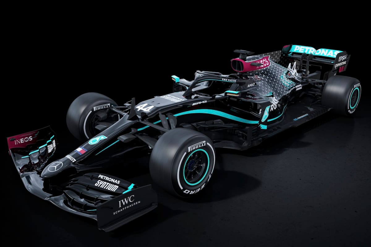Mercedes presentó su nuevo auto de F1, "la flecha de plata"