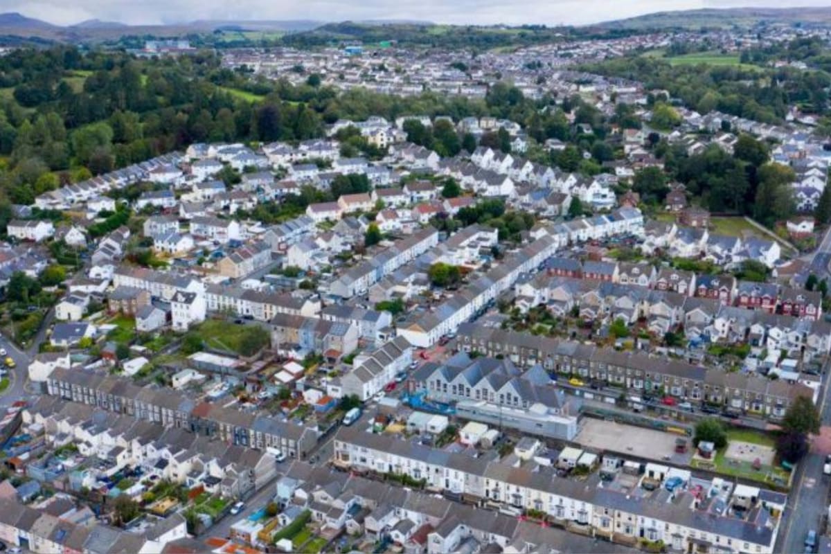 Merthyr Tydfil es una ciudad industrial en los valles del sur de Gales que se vio muy afectada por el declive del sector en los 80 y 90