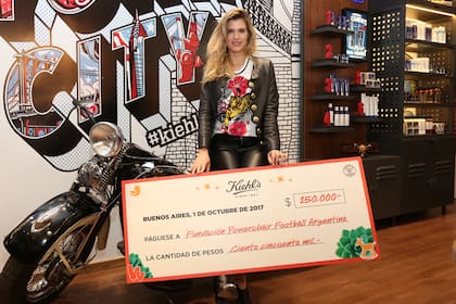 Mery del Cerro estuvo presente en la entrega del cheque de los $150.000 entre Kiehl´s y la fundación Powerchair