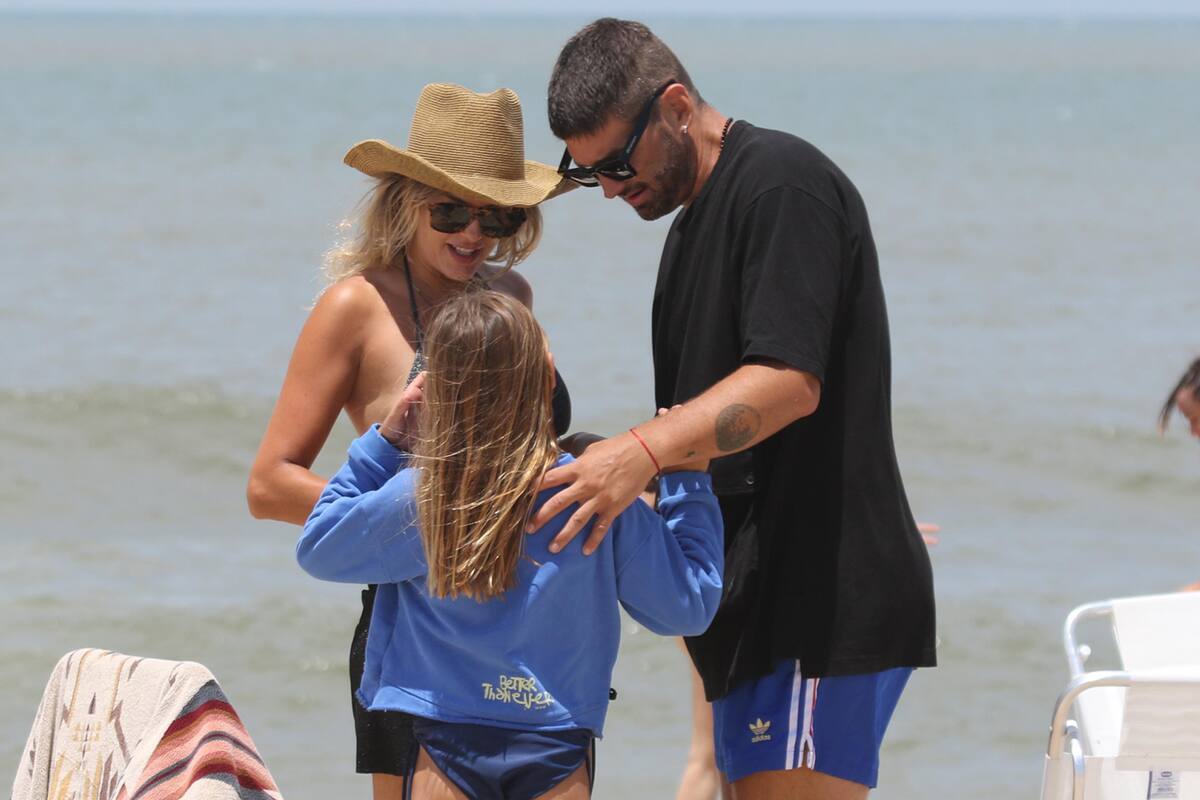 Mery del Cerro junto a su familia, en un día de relax en la playa esteña