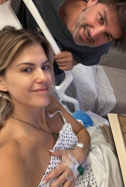 Mery del Cerro junto a su pareja, Meme Bouquet, durante la internación