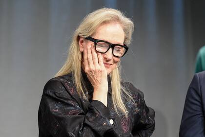 Emocionada hasta las lágrimas, Meryl Streep ayer durante un encuentro con alumnos de una escuela de actuación en Gijón, España
