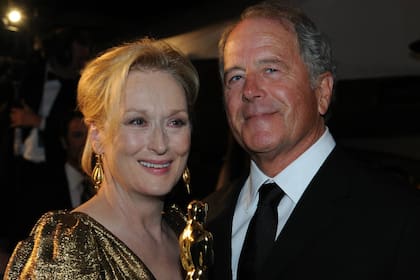 Meryl Streep junto al escultor Don Gummer, cuando la actriz ganó su tercer premio Oscar