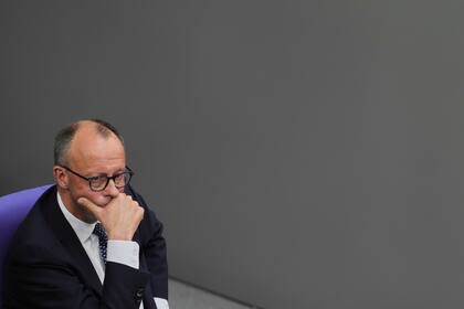 Merz promete mantener a EEUU en apoyo a Ucrania y fortalecer la economía y el Ejército alemán