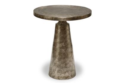 Mesa de apoyo Patna realizada en aluminio, de la India (Desde Asia, $15.540)
