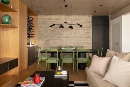 Mesa de comedor, un diseño de Griot Concept ejecutado por El Mueble SRL. Sillas (Darkhaus). Lámpara (Nikel Iluminación).