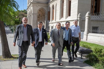 La Mesa de Enlace al llegar al Ministerio de Agricultura para la reunión con Basterra