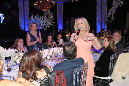 Mesa Principal. Mirtha Legrand y Miriam Bagó