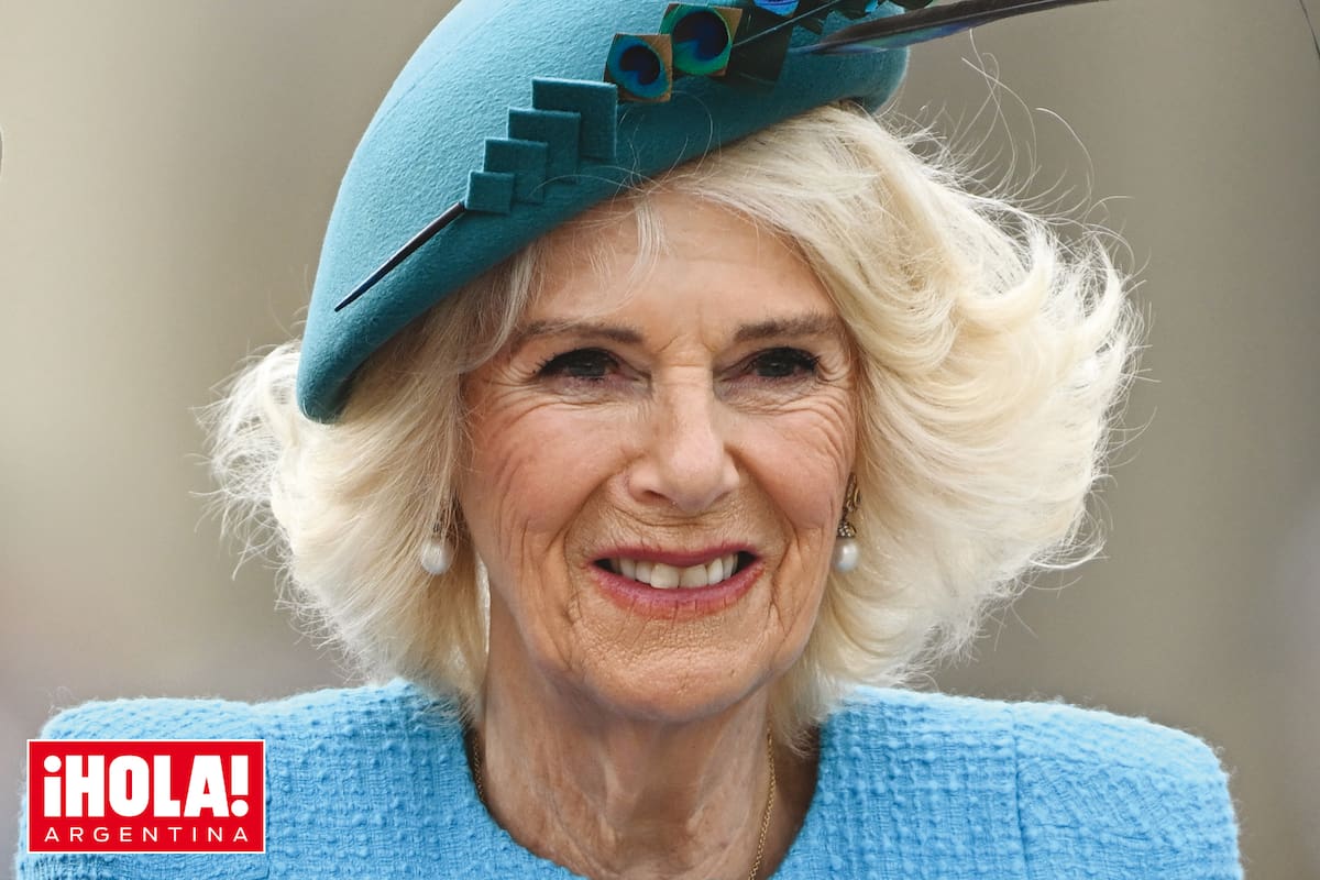 Meses atrás, Camilla supervisó en persona los trabajos de restauración y bordado de las togas y túnicas que llevarán el día de la coronación. La Reina es, desde 2017, patrona de la Real Escuela de Bordado, fundada en 1872.