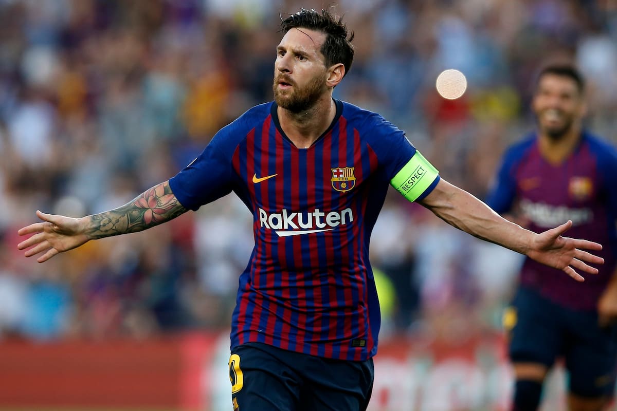 Messi abrió el marcador, de tiro libre