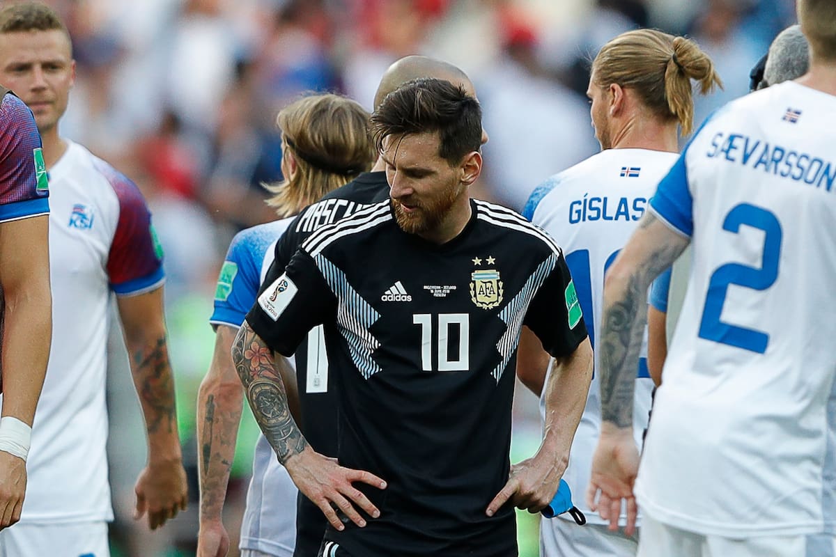 Messi al final del partido que la selección empató con Islandia
