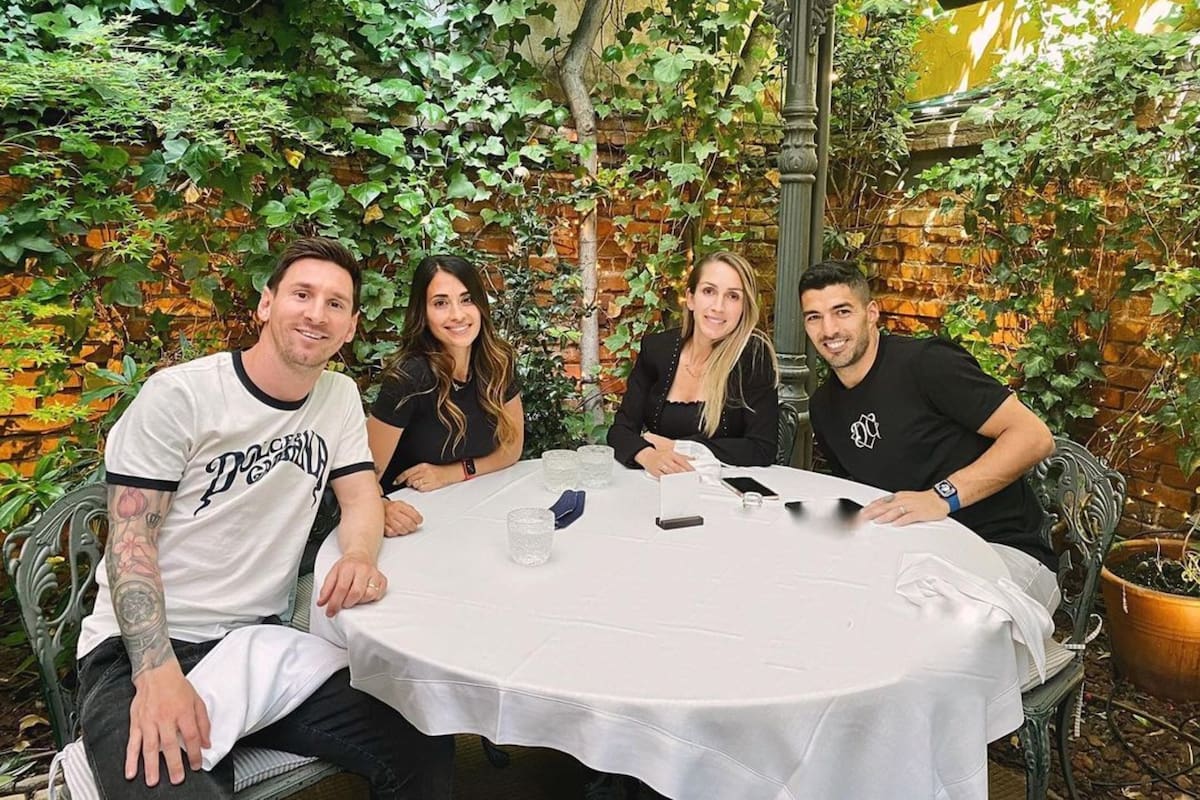 Messi, Antonela, Sofía y Suárez en Madrid
