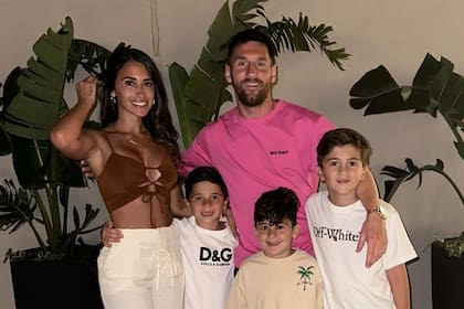 Messi, Antonela y la primera foto familiar de 2024 (Instagram @leomessi)