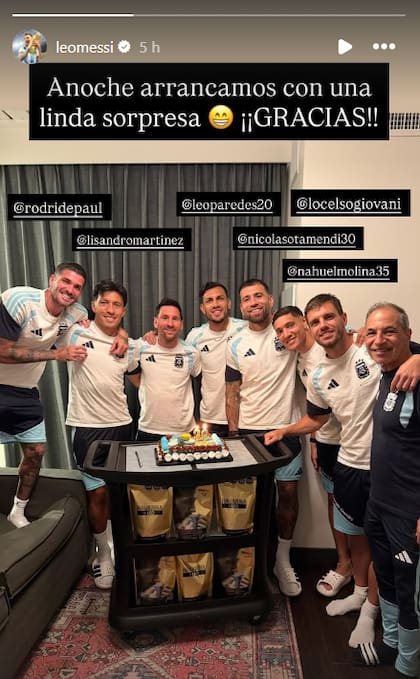 Messi arrancó su cumpleaños con sus compañeros del seleccionado nacional