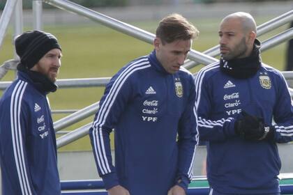 Messi, Biglia y Mascherano, tres integrantes de la "vieja guardia"