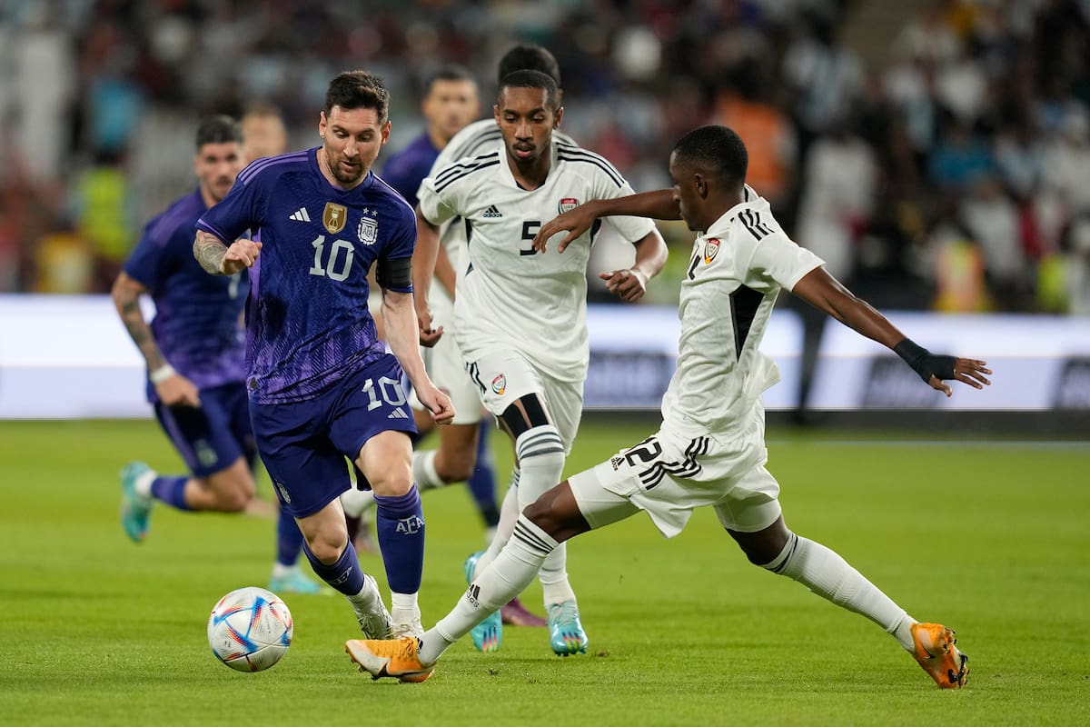 Messi, con la 10, en el partido amistoso en Abu Dhabi