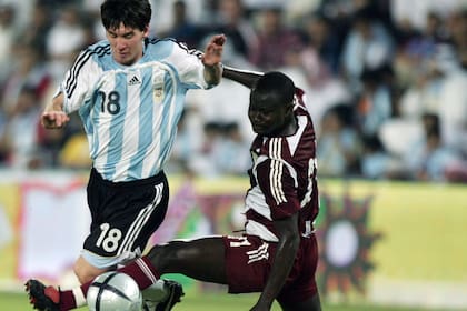 Messi contra Qatar, noviembre de 2005; era el quinto partido de Leo en la selección