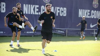 Messi debe cargarse al hombro la temporada del Barcelona