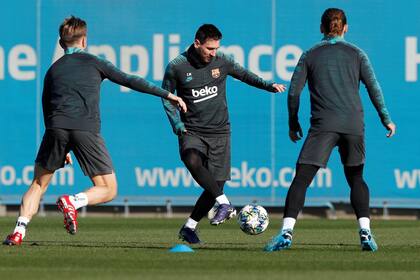 Messi descansó en la última fecha de la Champions League, título que se transformó en una obsesión para el rosarino