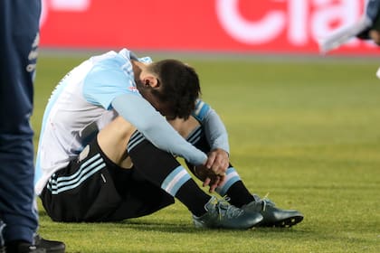 Messi desconsolado en Chile 2015, luego de la derrota por penales contra los locales en la final