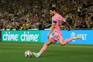 Messi se sube al avión para el viaje más especial: la despedida en la selección argentina