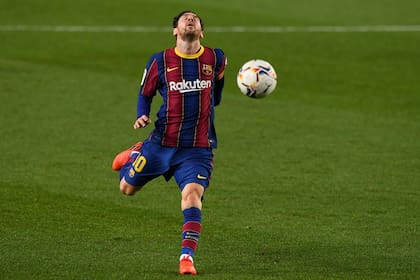 Lionel Messi está atrapado en un Camp Nou vacío