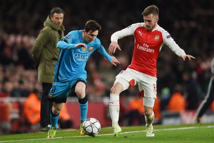 Messi en acción frente al Arsenal; en 2003, pudo haber sido futbolista del club inglés