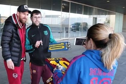 Messi, en el aeropuerto luego de su viaje relámpago a Italia