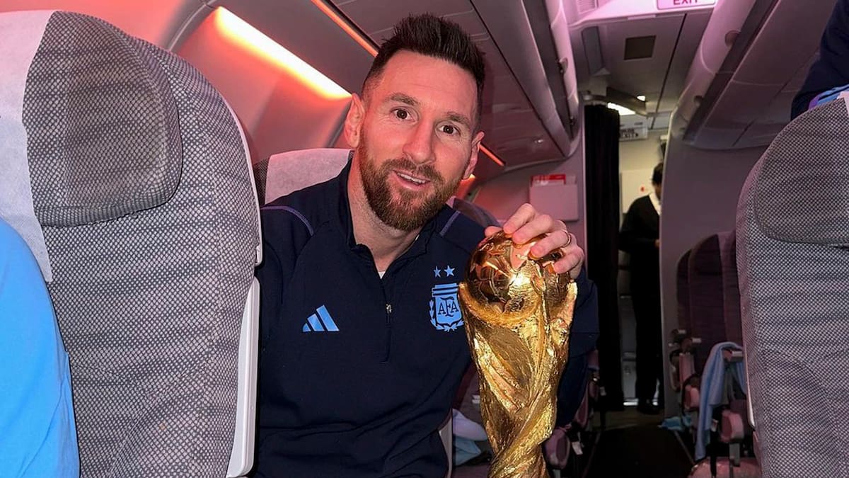Argentina campeón del mundo: la intimidad de los jugadores en el avión, en el vuelo de regreso a casa con la Copa - LA NACION