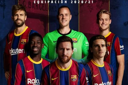 Lionel Messi, en el centro de la campaña de la nueva camiseta de Barcelona, ya antes de que se supiera que el capitán continuaría en el club.