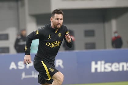Messi en el estadio Khalifa, de Doha, en un entrenamiento del PSG de este miércoles