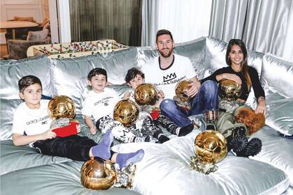 Messi en familia y con sus siete Balones de Oro