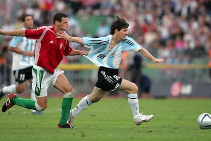 Messi, en su debut en la selección mayor, ante Hungría