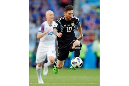 Lionel Messi, que falló un penal ante Islandia en Rusia 2018, volverá a enfrentar a los europeos este martes en Alabama