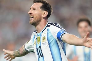 Qué significan los parches de Messi y por qué su camiseta de la Argentina es la que más tiene en el Mundial