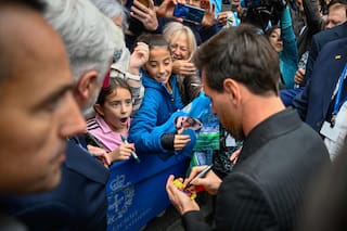 Messi llegó a Oviedo para recibir el premio Princesa de Asturias