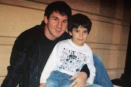 Messi junto al joven arquero Joan García