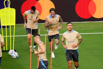 Messi, Lo Celso, De Paul y Paredes, durante los minutos de práctica abierta a la prensa