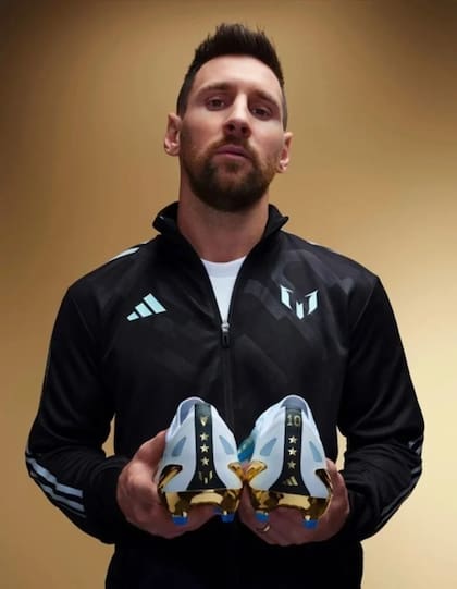 Messi lució los nuevos botines y se llevó cientos de reacciones por parte de los fanáticos