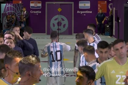 Messi pide el banderín que olvidó